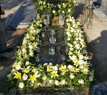 گل آرایی سنگ مزار