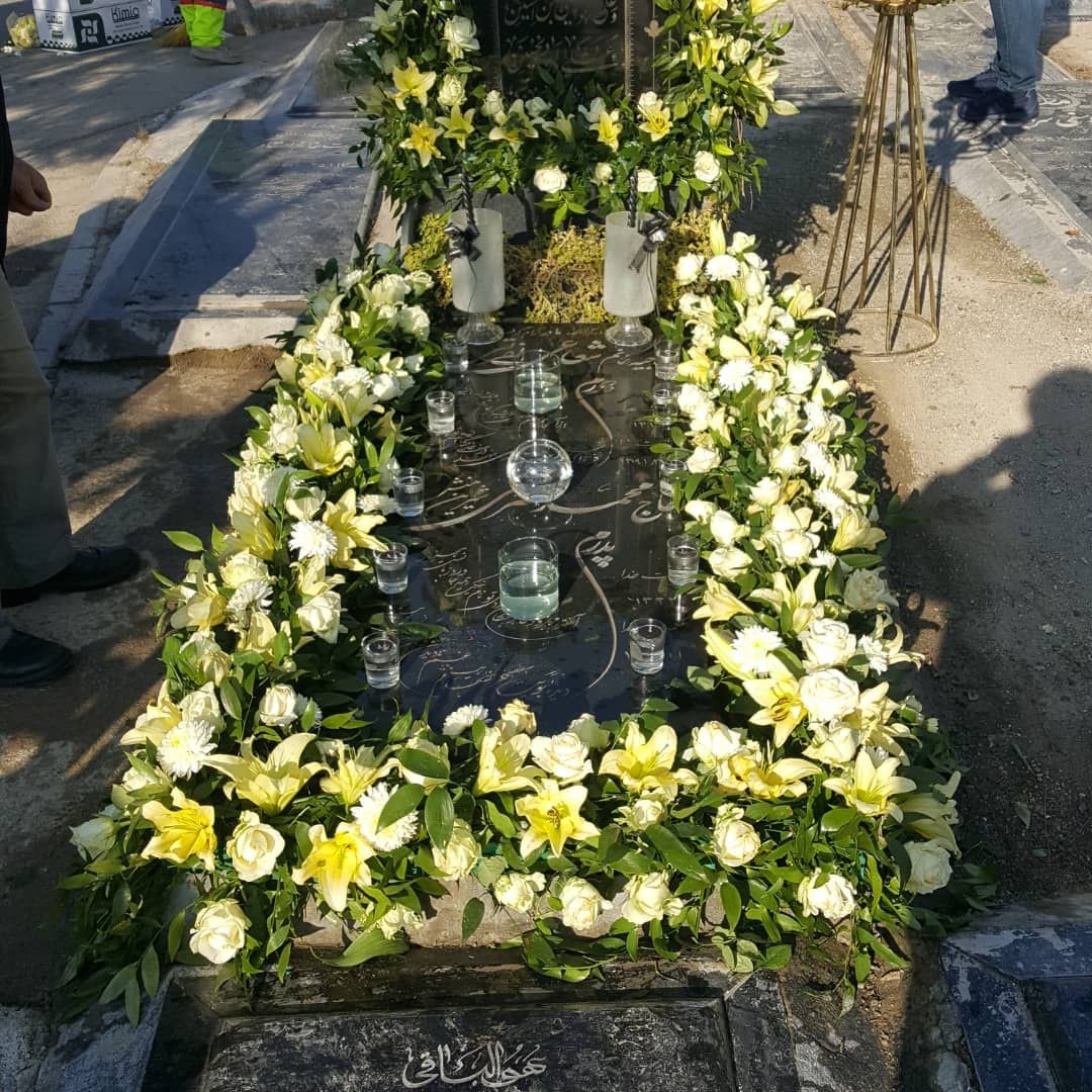گل آرایی سنگ مزار