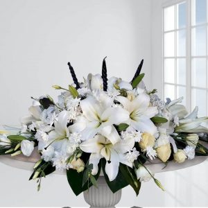 سبد گل رومیزی سفید